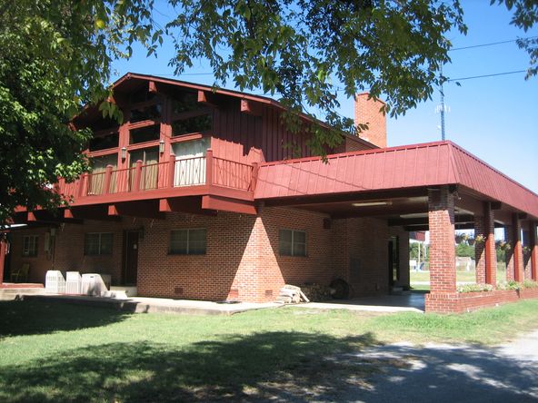 The Indian Lodge: 33700 State Highway 51, Wagoner, OK 74467
